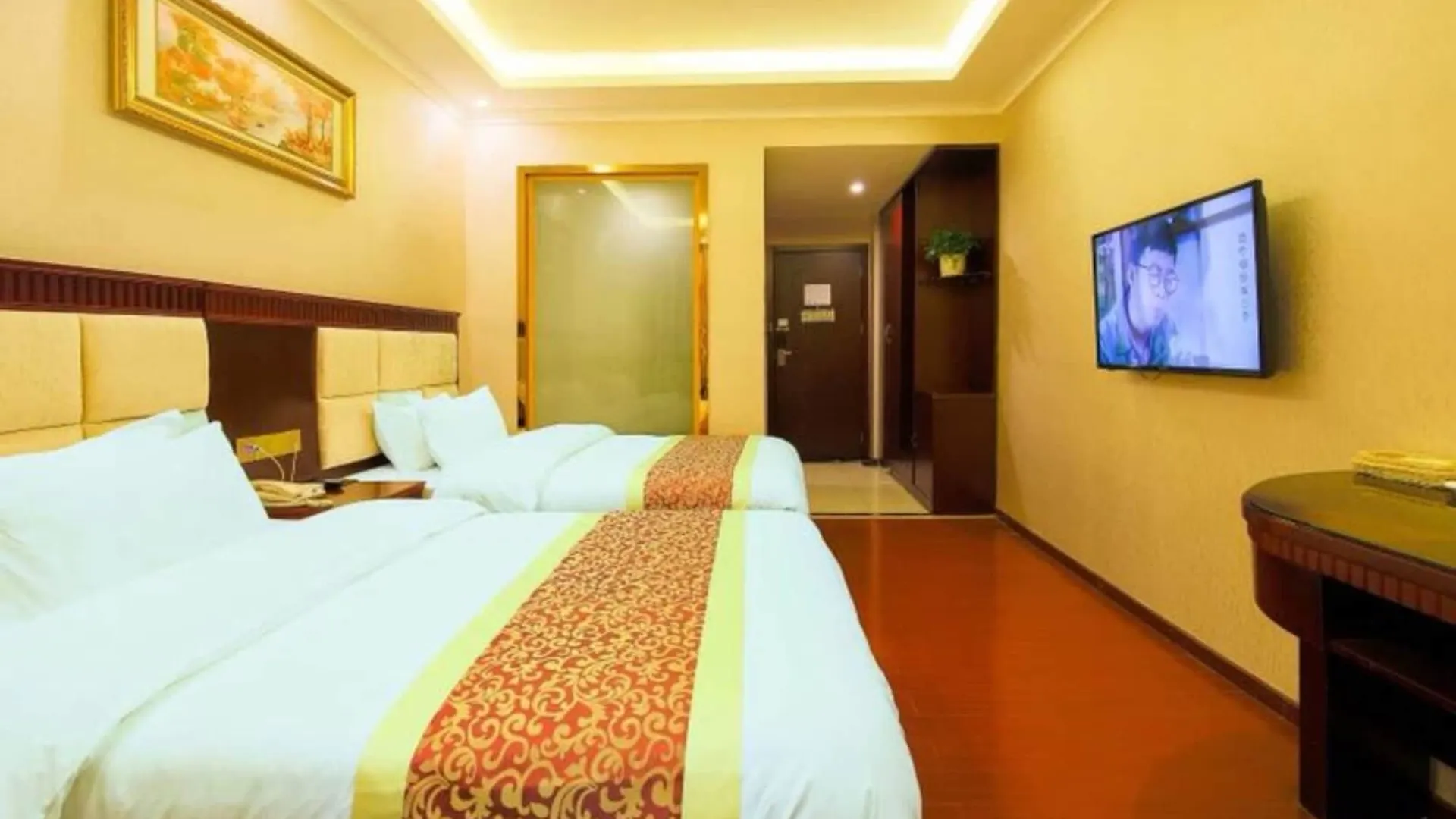 Dongming Hotel Shenzhen Pingzhou Branch